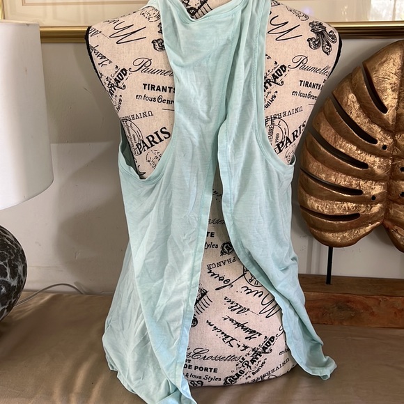 Gap fit open back tie tops - Picture 4 of 6